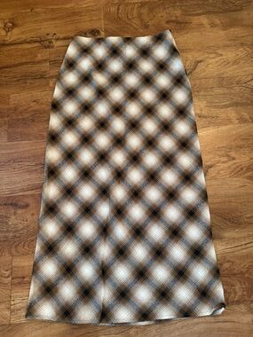 Stradivarius - Plaid Maxi Skirt in Beige and Black